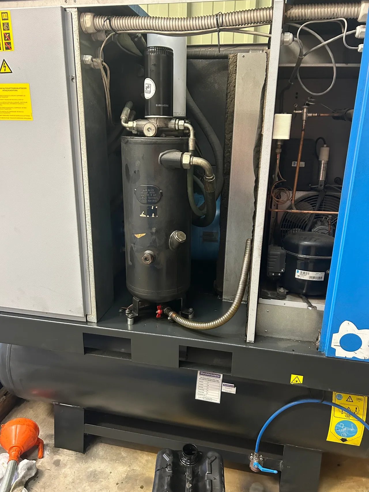 Manufacturing compressed air receiver examination